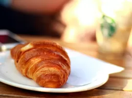 Descubre el precio de un delicioso croissant en París en 2023