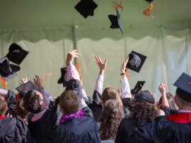 Las 10 frases de graduación universitaria más divertidas
