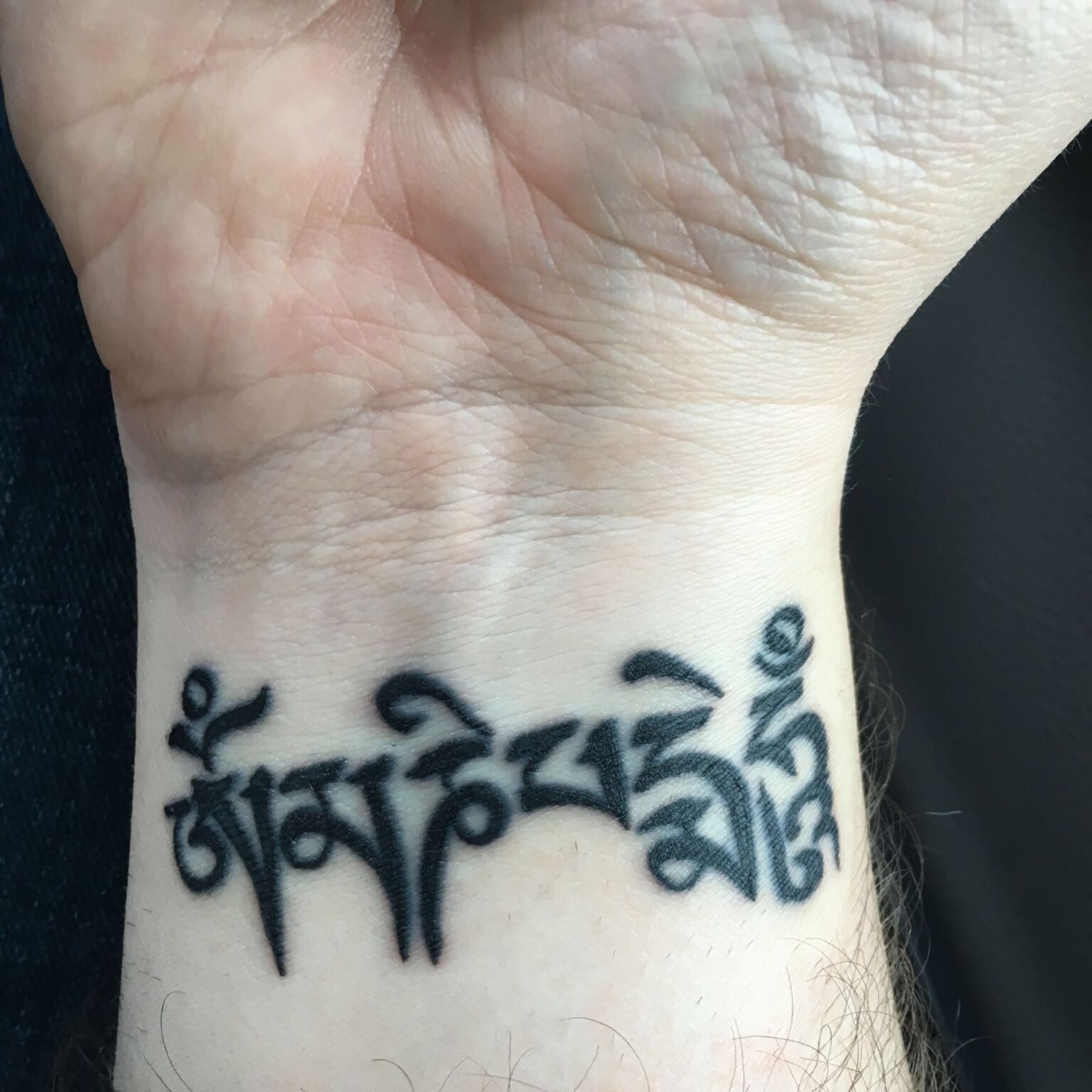 mantra om mani padme hum significado tatuaje simbolo